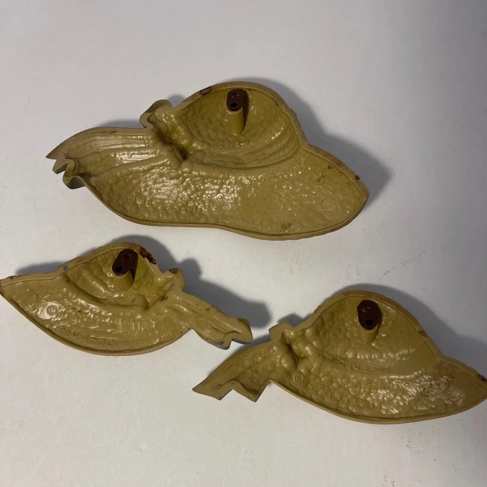 Vintage Burwood Products 1987 Sun Hat Wall Hanging Set 3pc Blue Ribbon 2803-3C